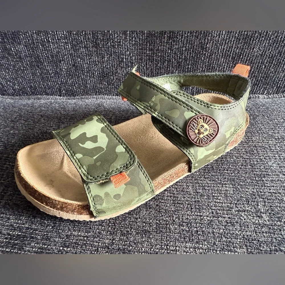 GYMBOREE Green Camouflage Sandals Adjustable Comfort/boys size 1